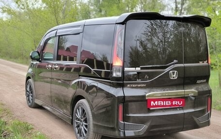 Honda Stepwgn IV, 2016 год, 1 930 000 рублей, 11 фотография