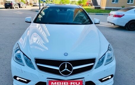 Mercedes-Benz E-Класс, 2010 год, 1 495 000 рублей, 2 фотография