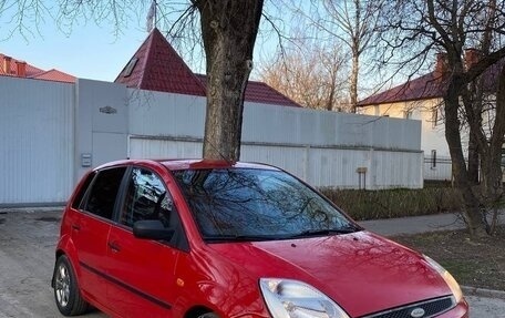 Ford Fiesta, 2003 год, 285 000 рублей, 2 фотография