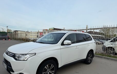 Mitsubishi Outlander III рестайлинг 3, 2013 год, 1 200 000 рублей, 3 фотография