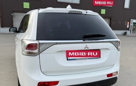 Mitsubishi Outlander III рестайлинг 3, 2013 год, 1 200 000 рублей, 4 фотография