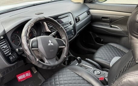 Mitsubishi Outlander III рестайлинг 3, 2013 год, 1 200 000 рублей, 5 фотография