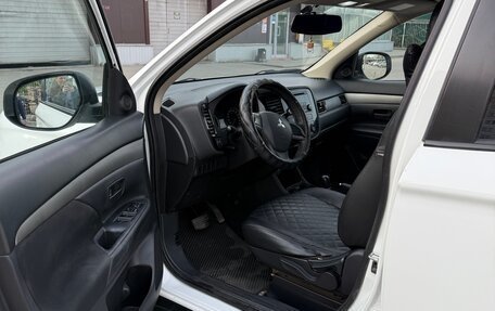 Mitsubishi Outlander III рестайлинг 3, 2013 год, 1 200 000 рублей, 6 фотография