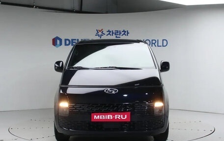 Hyundai Staria, 2022 год, 4 150 000 рублей, 2 фотография