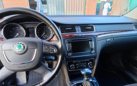 Skoda Superb III рестайлинг, 2010 год, 1 410 000 рублей, 18 фотография
