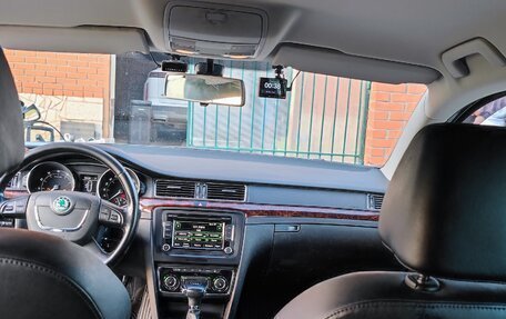 Skoda Superb III рестайлинг, 2010 год, 1 410 000 рублей, 24 фотография