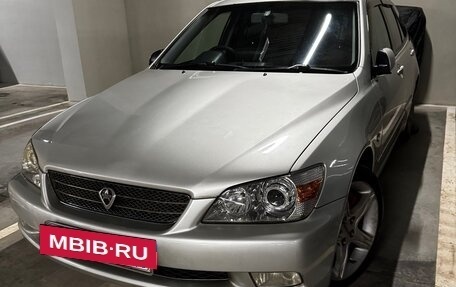 Toyota Altezza, 2001 год, 900 000 рублей, 2 фотография