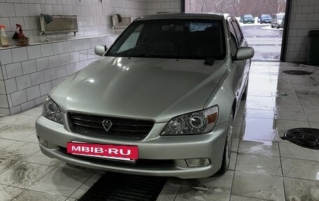 Toyota Altezza, 2001 год, 900 000 рублей, 26 фотография