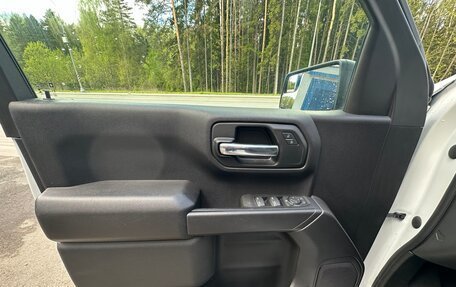 Chevrolet Silverado, 2023 год, 6 200 000 рублей, 8 фотография