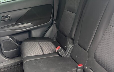 Mitsubishi Outlander III рестайлинг 3, 2013 год, 1 250 000 рублей, 6 фотография