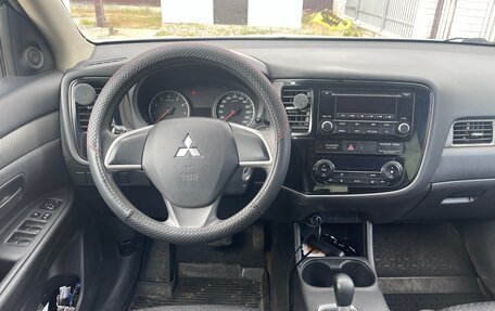 Mitsubishi Outlander III рестайлинг 3, 2013 год, 1 250 000 рублей, 5 фотография