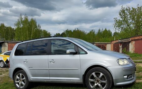 Volkswagen Touran III, 2005 год, 650 000 рублей, 6 фотография