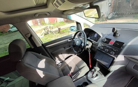 Volkswagen Touran III, 2005 год, 650 000 рублей, 10 фотография