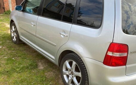 Volkswagen Touran III, 2005 год, 650 000 рублей, 9 фотография