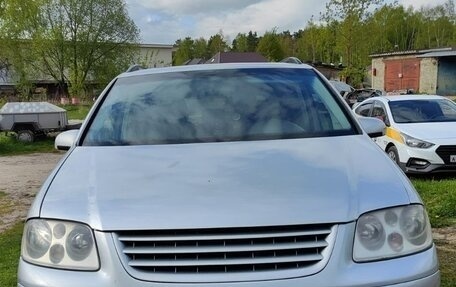 Volkswagen Touran III, 2005 год, 650 000 рублей, 5 фотография