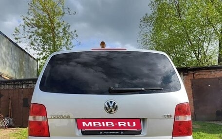 Volkswagen Touran III, 2005 год, 650 000 рублей, 7 фотография