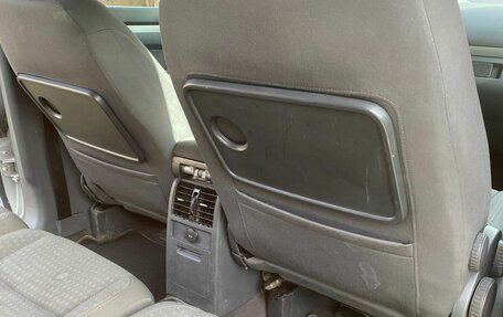 Volkswagen Touran III, 2005 год, 650 000 рублей, 16 фотография