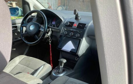 Volkswagen Touran III, 2005 год, 650 000 рублей, 15 фотография