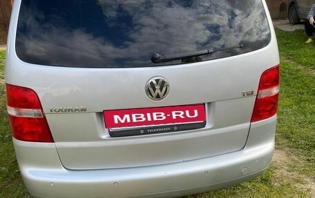 Volkswagen Touran III, 2005 год, 650 000 рублей, 8 фотография
