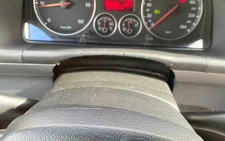 Volkswagen Touran III, 2005 год, 650 000 рублей, 14 фотография