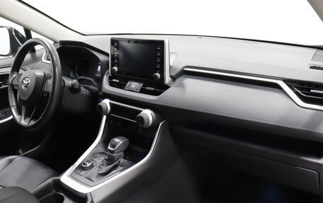 Toyota RAV4, 2021 год, 3 816 000 рублей, 23 фотография