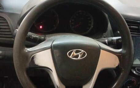 Hyundai Solaris II рестайлинг, 2012 год, 530 000 рублей, 5 фотография
