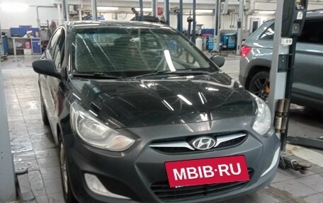 Hyundai Solaris II рестайлинг, 2012 год, 530 000 рублей, 2 фотография