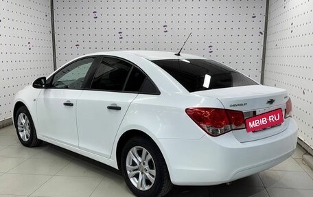 Chevrolet Cruze II, 2010 год, 679 000 рублей, 5 фотография