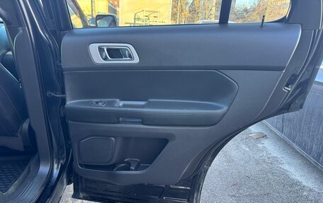 Ford Explorer VI, 2013 год, 1 500 000 рублей, 11 фотография