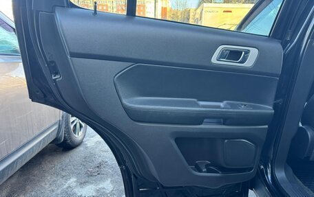 Ford Explorer VI, 2013 год, 1 500 000 рублей, 15 фотография