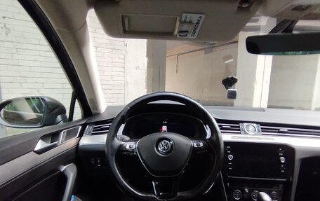 Volkswagen Passat B8 рестайлинг, 2017 год, 1 700 000 рублей, 8 фотография