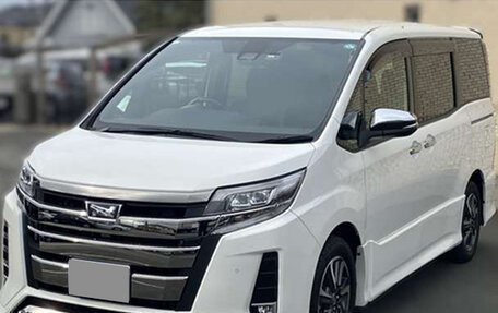 Toyota Noah III, 2021 год, 2 010 000 рублей, 1 фотография