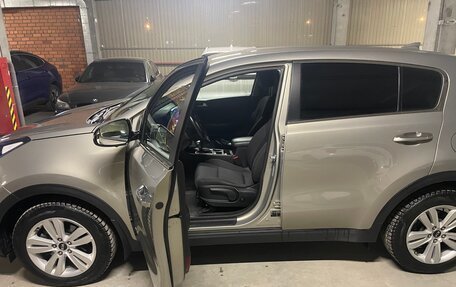 KIA Sportage IV рестайлинг, 2017 год, 2 000 000 рублей, 7 фотография
