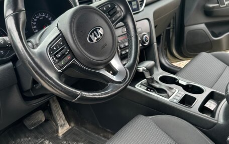 KIA Sportage IV рестайлинг, 2017 год, 2 000 000 рублей, 10 фотография