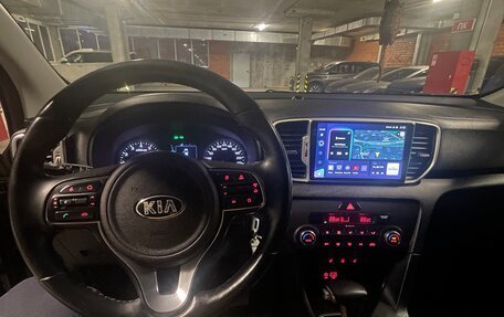 KIA Sportage IV рестайлинг, 2017 год, 2 000 000 рублей, 12 фотография