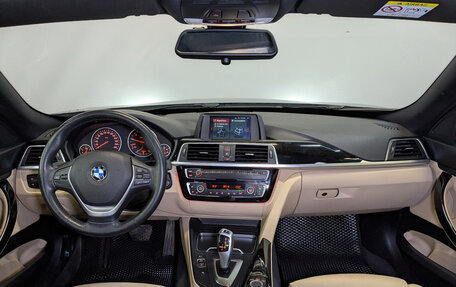 BMW 3 серия, 2018 год, 2 990 000 рублей, 14 фотография