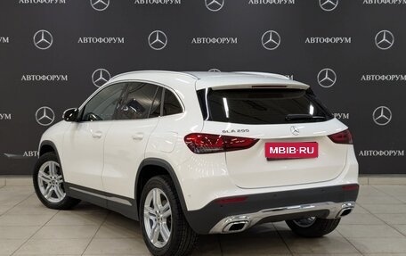 Mercedes-Benz GLA, 2020 год, 3 200 000 рублей, 13 фотография