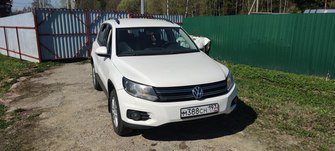 Volkswagen Tiguan I рестайлинг, 2011 год, 945 000 рублей, 1 фотография