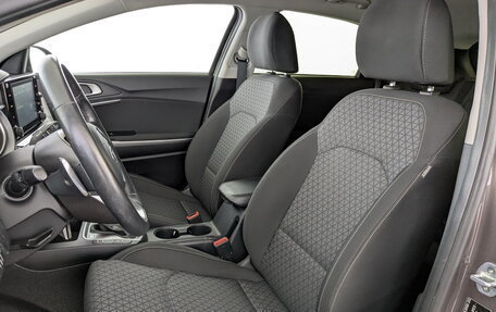 KIA cee'd III, 2020 год, 2 000 000 рублей, 20 фотография