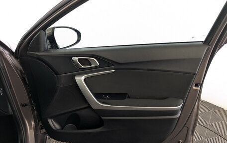 KIA cee'd III, 2020 год, 2 000 000 рублей, 24 фотография