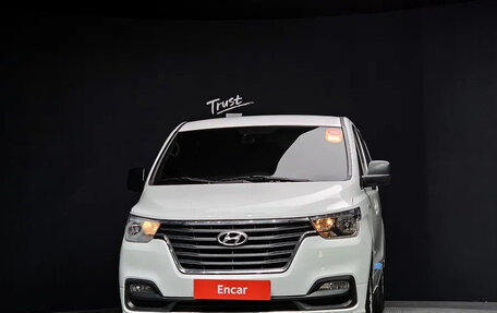 Hyundai Grand Starex Grand Starex I рестайлинг 2, 2021 год, 3 345 696 рублей, 2 фотография