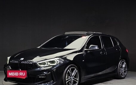 BMW 1 серия, 2022 год, 2 488 000 рублей, 2 фотография