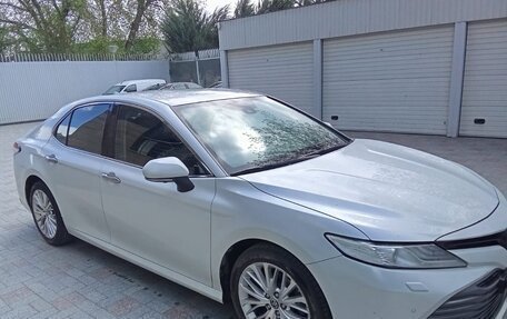 Toyota Camry, 2020 год, 3 000 000 рублей, 2 фотография