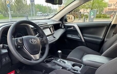 Toyota RAV4, 2016 год, 1 950 000 рублей, 2 фотография
