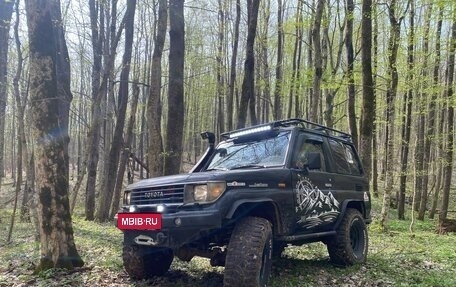 Toyota Land Cruiser 70, 1993 год, 1 800 000 рублей, 3 фотография