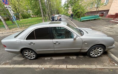 Mercedes-Benz E-Класс, 1997 год, 280 000 рублей, 3 фотография