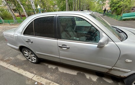 Mercedes-Benz E-Класс, 1997 год, 280 000 рублей, 5 фотография