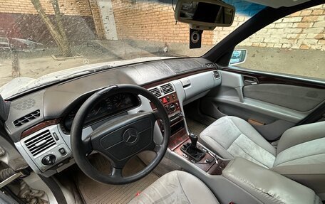 Mercedes-Benz E-Класс, 1997 год, 280 000 рублей, 18 фотография