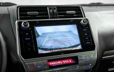 Toyota Land Cruiser Prado 150 рестайлинг 2, 2017 год, 3 956 000 рублей, 13 фотография