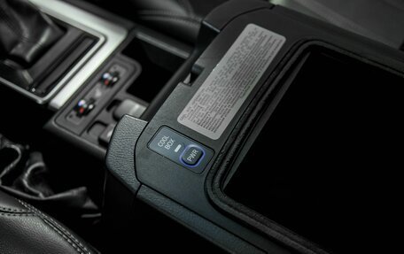 Toyota Land Cruiser Prado 150 рестайлинг 2, 2017 год, 3 956 000 рублей, 16 фотография